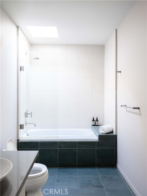 2420 Bowmont Drive, Beverly Hills CA: https://media.crmls.org/medias/0e3df31c-7d40-4157-9dc6-e81bf65f7c68.jpg
