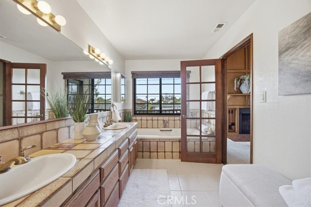 Detail Gallery Image 21 of 27 For 1728 Oak, Manhattan Beach,  CA 90266 - 4 Beds | 3 Baths