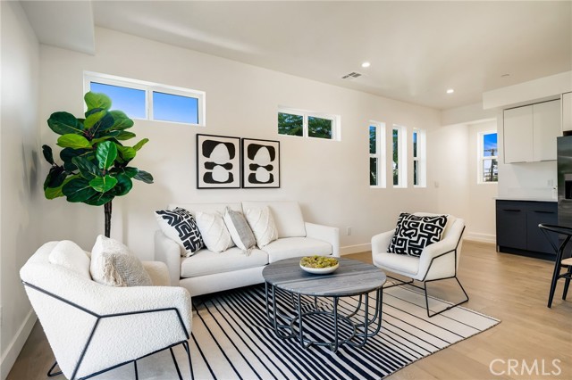 Detail Gallery Image 27 of 47 For 6082 W 18th St, Los Angeles,  CA 90035 - – Beds | – Baths