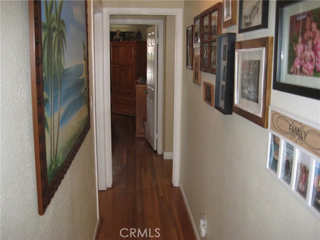 Detail Gallery Image 15 of 27 For 11408 214th, Lakewood,  CA 90715 - 3 Beds | 1/1 Baths