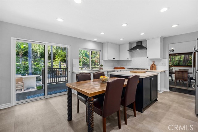 27215 Stagewood Court, Laguna Hills CA: https://media.crmls.org/medias/0e4066c4-94db-4d8b-af11-9e576b9c6d4d.jpg