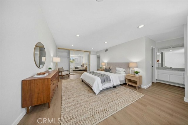 Detail Gallery Image 26 of 43 For 15235 Magnolia Bld #E,  Sherman Oaks,  CA 91403 - 3 Beds | 3 Baths