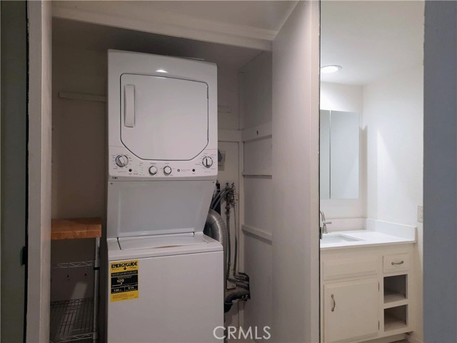 2296 Via Puerta, Laguna Woods CA: https://media.crmls.org/medias/0e40ba3c-ca77-47d5-a5ca-68eb6ec999f7.jpg