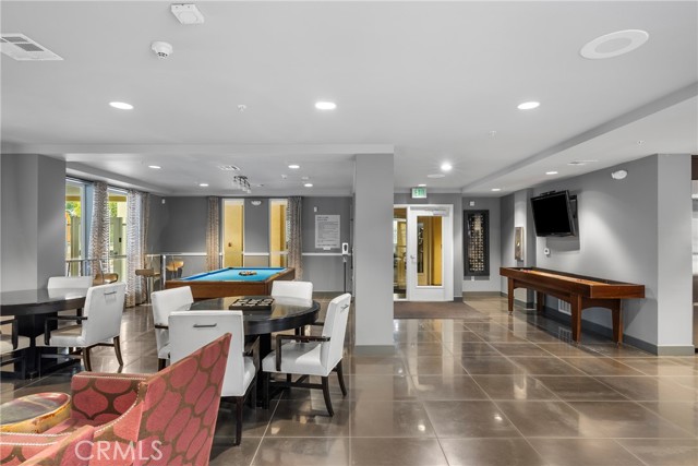 Detail Gallery Image 23 of 34 For 21301 Erwin #206,  Woodland Hills,  CA 91367 - 2 Beds | 2 Baths