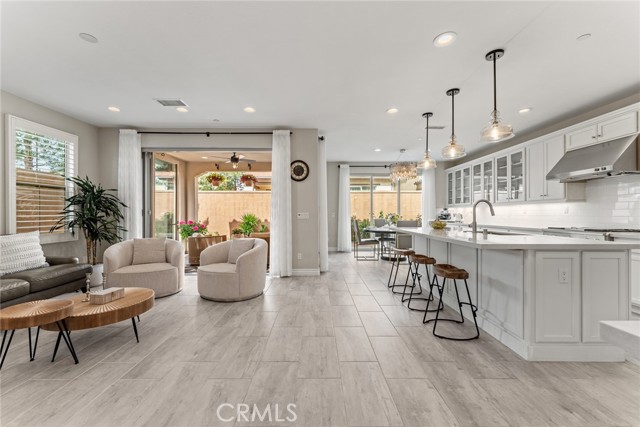 227 Gaspar, Irvine CA: https://media.crmls.org/medias/0e4229a5-d018-47f4-b9f4-627d903a741d.jpg