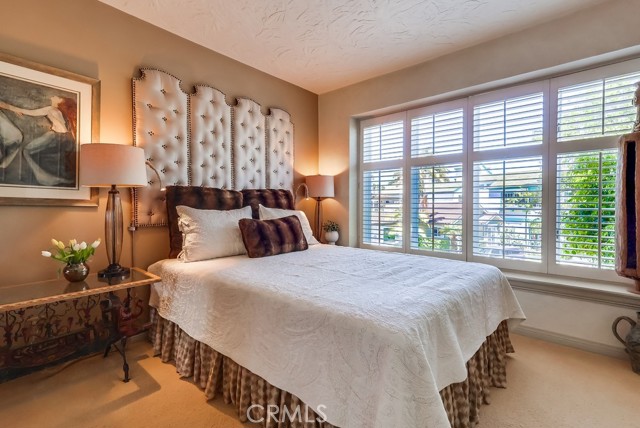 6048 Lido Lane, Long Beach CA: https://media.crmls.org/medias/0e423b92-ba2a-47bb-b0d4-33b76569a837.jpg