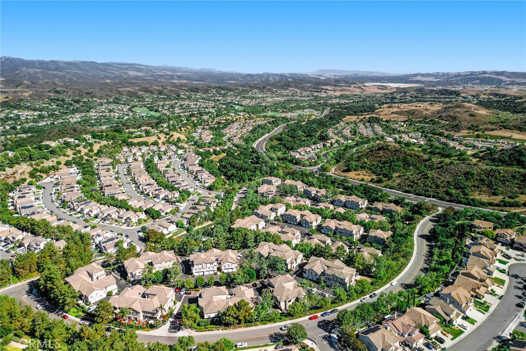 MLS #OC25156927 img 43