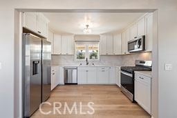 https://media.crmls.org/medias/0e426605-73b4-4cc6-a24c-13582a1335ab.jpg?preset=X-Large