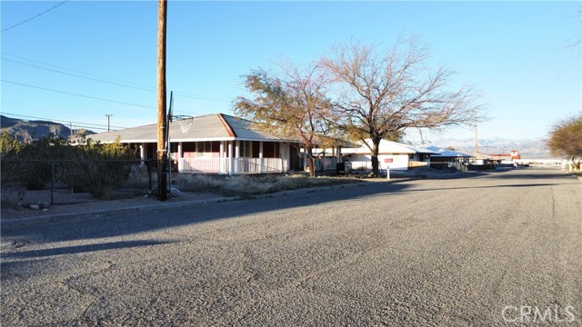 Detail Gallery Image 4 of 22 For 83040 Magnolia Ave, Trona,  CA 93562 - 3 Beds | 1 Baths