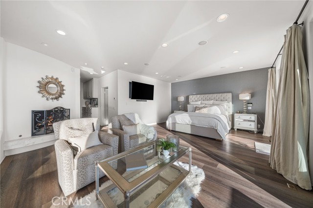 Detail Gallery Image 5 of 66 For 2301 Pacific Dr, Corona Del Mar,  CA 92625 - 4 Beds | 3/1 Baths