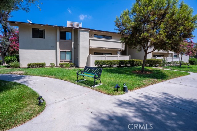 Detail Gallery Image 2 of 42 For 13624 La Jolla Cir #F,  La Mirada,  CA 90638 - 2 Beds | 2 Baths