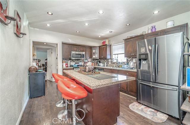 415 E 97th Street, Inglewood CA: https://media.crmls.org/medias/0e43683f-a80d-494e-9119-aa1b3431bafa.jpg