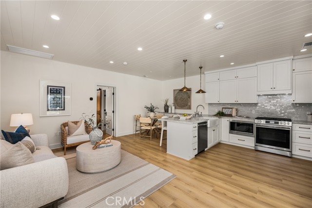 Detail Gallery Image 7 of 35 For 2138 Orange Ave #C120,  Costa Mesa,  CA 92627 - 1 Beds | 1 Baths