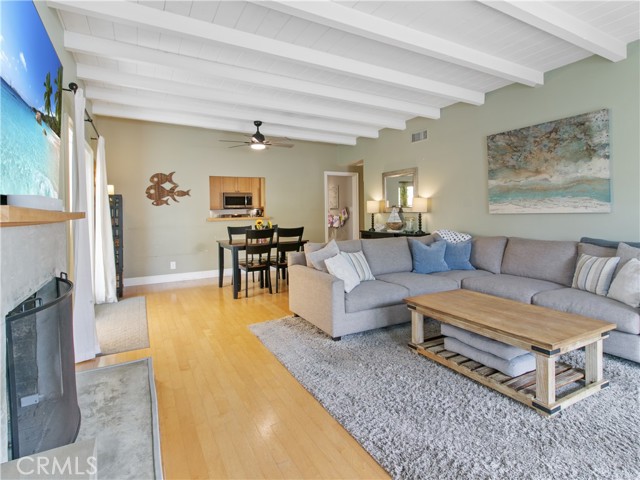236 W Mariposa, San Clemente CA: https://media.crmls.org/medias/0e44d7e7-54cd-437a-9d27-0801a58fa4a6.jpg