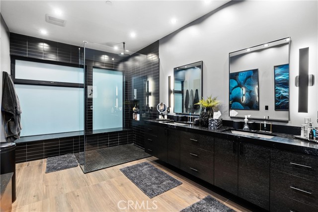 7139 Macapa Drive, Los Angeles CA: https://media.crmls.org/medias/0e456301-411e-4077-8c93-39a98c600082.jpg
