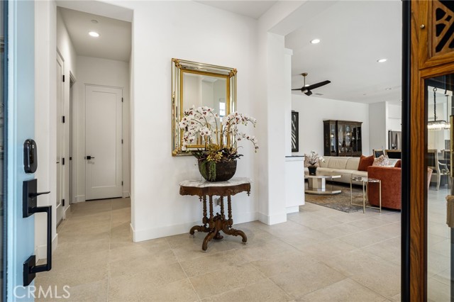 80241 Champions Way, La Quinta CA: https://media.crmls.org/medias/0e45973b-b92d-4493-bee6-93e90ca2652c.jpg