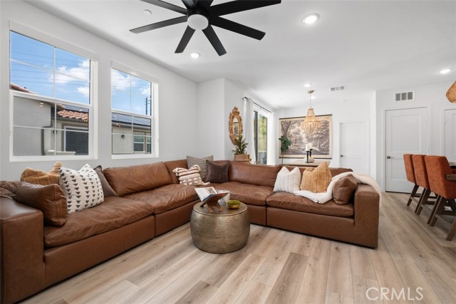 Image 8 of 51 For 242 Niebla Ln