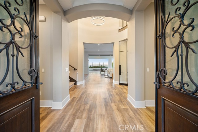 20436 W Liverpool Way, Porter Ranch CA: https://media.crmls.org/medias/0e463b30-1943-46ec-a228-deda7983eb55.jpg