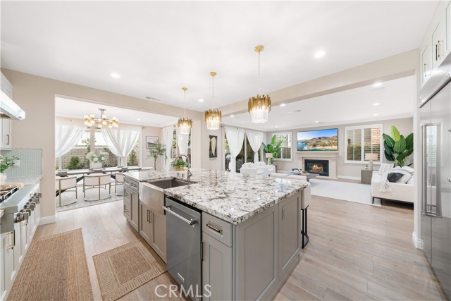 Detail Gallery Image 13 of 75 For 27 Gillman St, Irvine,  CA 92612 - 6 Beds | 6/1 Baths