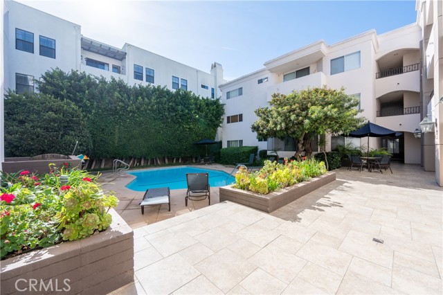 Detail Gallery Image 30 of 40 For 4637 Willis #110,  Sherman Oaks,  CA 91403 - 2 Beds | 2 Baths