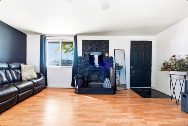 Detail Gallery Image 11 of 39 For 19449 Chamisal, Adelanto,  CA 92301 - 4 Beds | 2 Baths