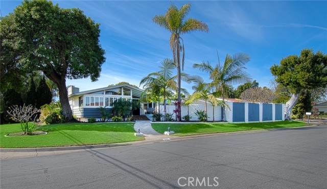 Detail Gallery Image 40 of 42 For 395 Meadow Ln, Newport Beach,  CA 92660 - 3 Beds | 3 Baths
