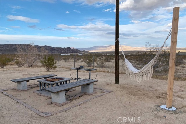 Detail Gallery Image 17 of 43 For 4319 Dusty Mile Rd, Landers,  CA 92285 - 2 Beds | 1 Baths