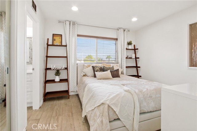 1107 Woodbury Drive, Harbor City CA: https://media.crmls.org/medias/0e47033c-fea5-4cf7-9650-25b66fcb716a.jpg