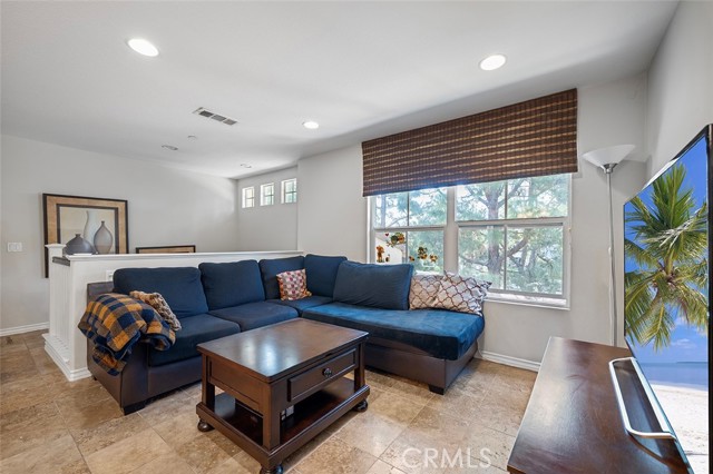 Detail Gallery Image 4 of 34 For 92 New Season, Irvine,  CA 92602 - 2 Beds | 2/1 Baths