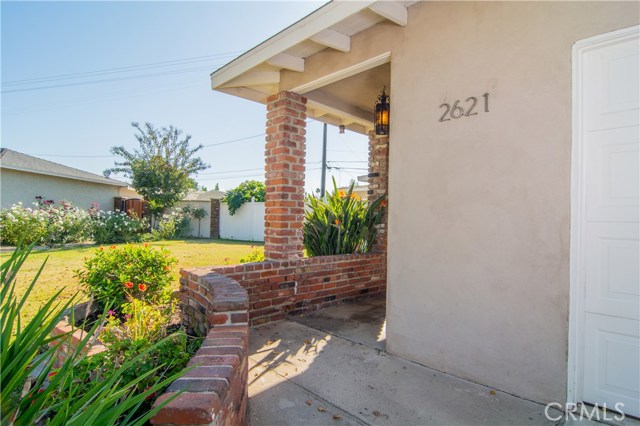 2621 Vuelta Grande Ave, Long Beach, CA 90815