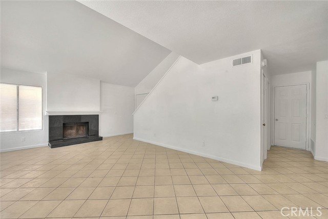 7711 Cartilla Avenue, Fontana CA: https://media.crmls.org/medias/0e47d1e5-5d8d-46b4-964c-e1c1bf3c1d75.jpg