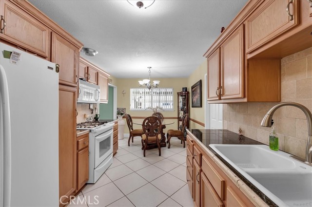 1316 E Romneya Drive, Anaheim CA: https://media.crmls.org/medias/0e482511-583d-46e7-92db-24900f8fe2ac.jpg