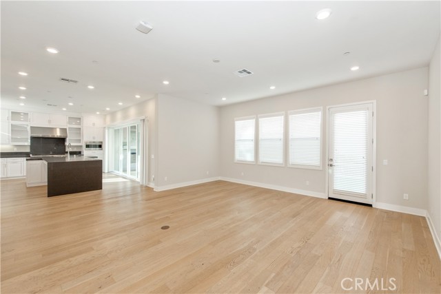 Detail Gallery Image 9 of 32 For 61 Einstein, Irvine,  CA 92618 - 4 Beds | 3/2 Baths