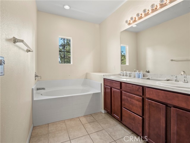 24496 Marzal Street, Valencia CA: https://media.crmls.org/medias/0e48f55a-7eaa-4e14-9ae7-535b3e5a4743.jpg