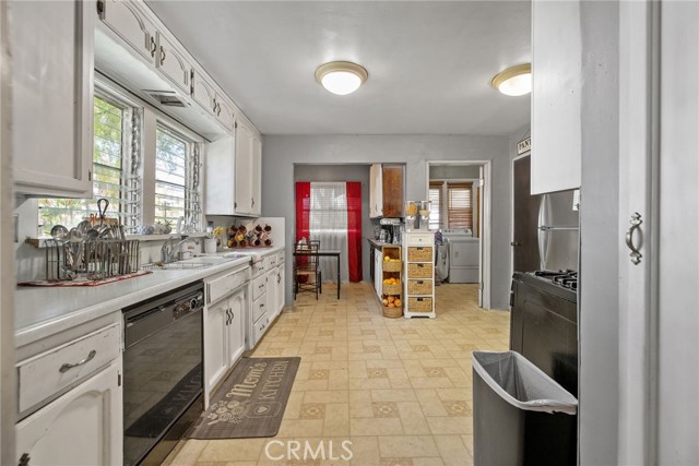 Detail Gallery Image 15 of 49 For 300 N Berry Rd, –,  CA 93272 - 3 Beds | 2 Baths