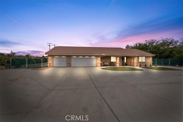19287 Allegheny Road, Apple Valley CA: https://media.crmls.org/medias/0e49a230-1a55-451f-bc7d-955f4398724e.jpg