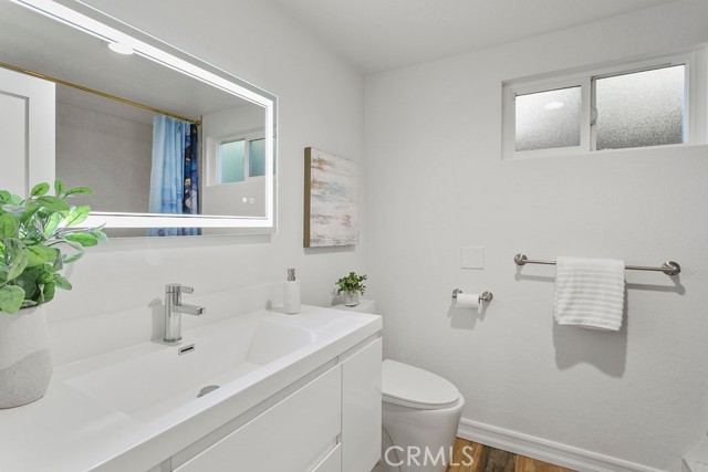 1101 Kenwood Place, Fullerton CA: https://media.crmls.org/medias/0e4a6cb8-fdf8-490a-b67a-e4e188e00b92.jpg