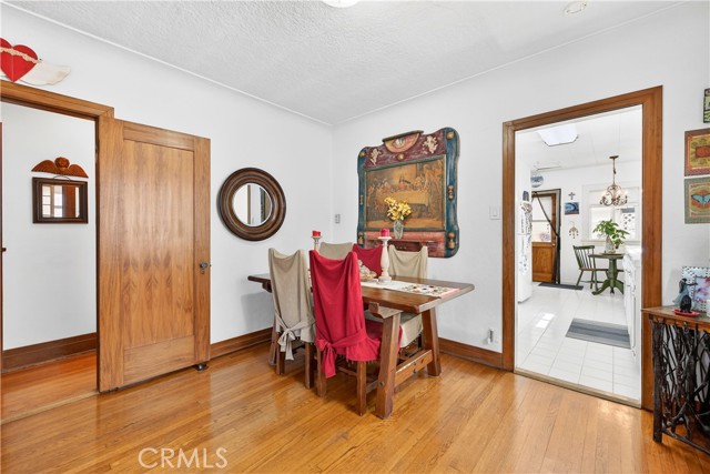 Detail Gallery Image 10 of 35 For 40 La Verne Ave, Long Beach,  CA 90803 - 4 Beds | 3 Baths