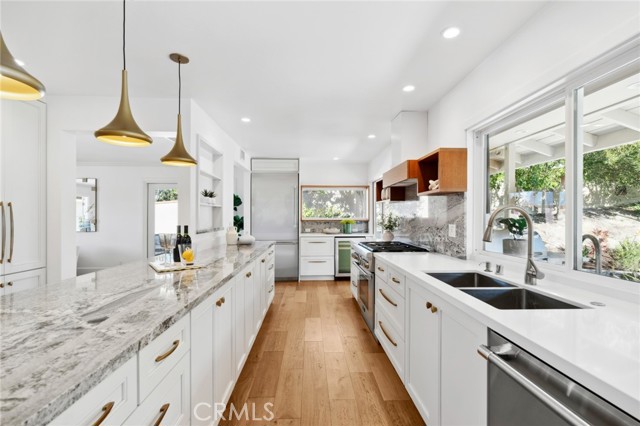 Detail Gallery Image 16 of 38 For 1218 Keel Dr, Corona Del Mar,  CA 92625 - 3 Beds | 2/1 Baths