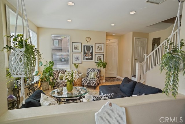 Detail Gallery Image 6 of 33 For 24125 View Pointe Ln, Valencia,  CA 91355 - 4 Beds | 2 Baths