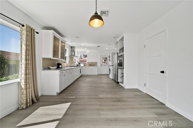 Detail Gallery Image 7 of 22 For 3549 S Cochran Ave, Los Angeles,  CA 90016 - 3 Beds | 2 Baths