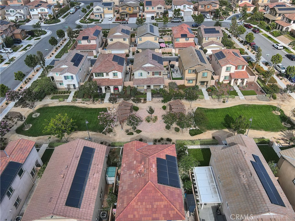 https://media.crmls.org/medias/0e4c5e19-bfa5-4133-b282-d1cab3be428a.jpg?preset=X-Large
