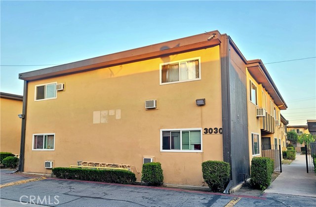 Detail Gallery Image 1 of 14 For 3030 Vineland Ave #3,  Baldwin Park,  CA 91706 - 2 Beds | 1 Baths