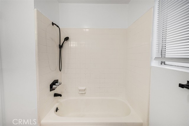 Detail Gallery Image 15 of 29 For 17041 17041 Roscoe Blvd. #4, Northridge,  CA 91325 - 2 Beds | 2 Baths