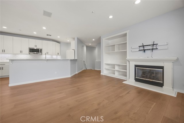 72 Salton, Irvine CA: https://media.crmls.org/medias/0e4cf359-e9d6-40c3-9844-898dad51463e.jpg