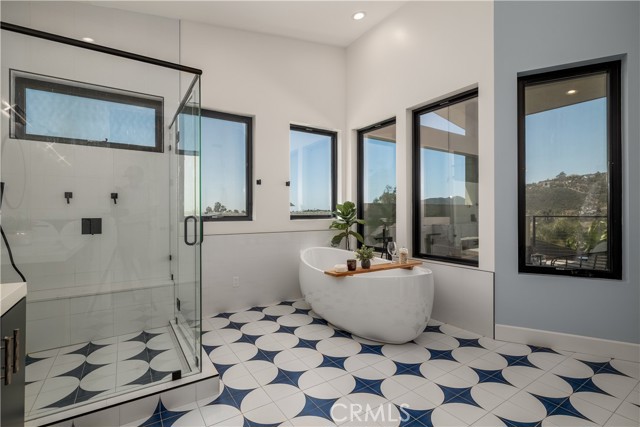 1088 Via Conca Doro, Vista CA: https://media.crmls.org/medias/0e4d866e-f9ad-4d22-b24f-079f354ca34b.jpg