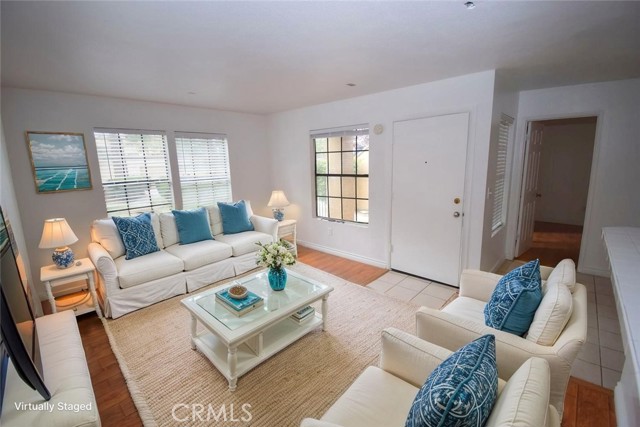 1052 Calle Del Cerro, San Clemente CA: https://media.crmls.org/medias/0e4e0256-1f1d-49c1-9624-57283ae2cec1.jpg