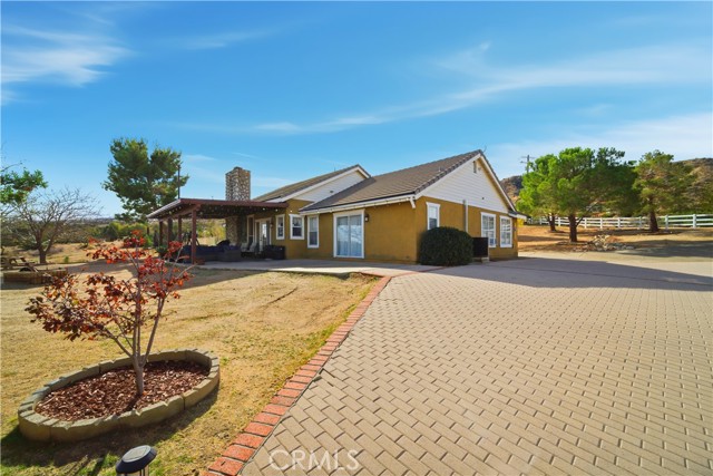 9385 Pinon Hills, Pinon Hills CA: https://media.crmls.org/medias/0e4f0ec7-61c3-4a3a-88c3-53a63cc2f3a5.jpg