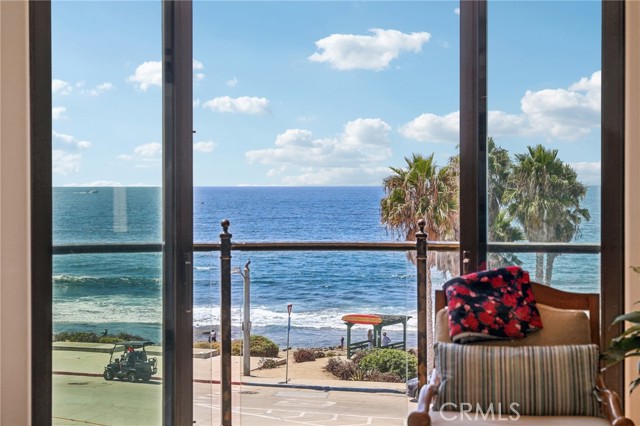 357 Coast S Boulevard, La Jolla CA: https://media.crmls.org/medias/0e4fefc3-1164-499e-9793-0a0e8c089ce9.jpg