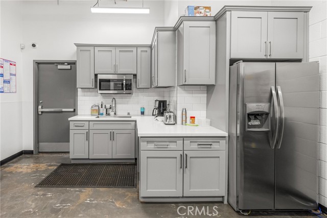 Image 7 of 54 For 44211 Yucca